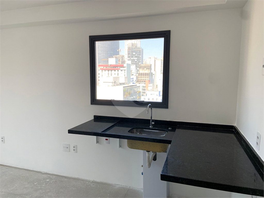 APARTAMENTO em CENTRO