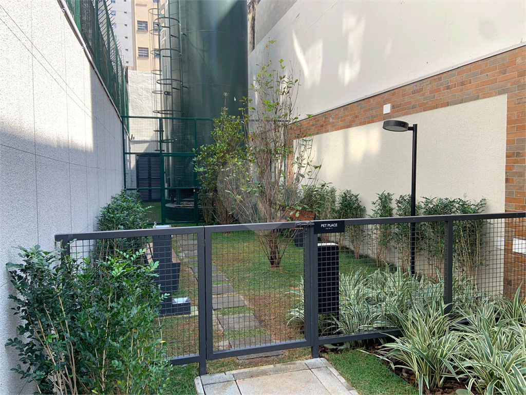 APARTAMENTO em CENTRO