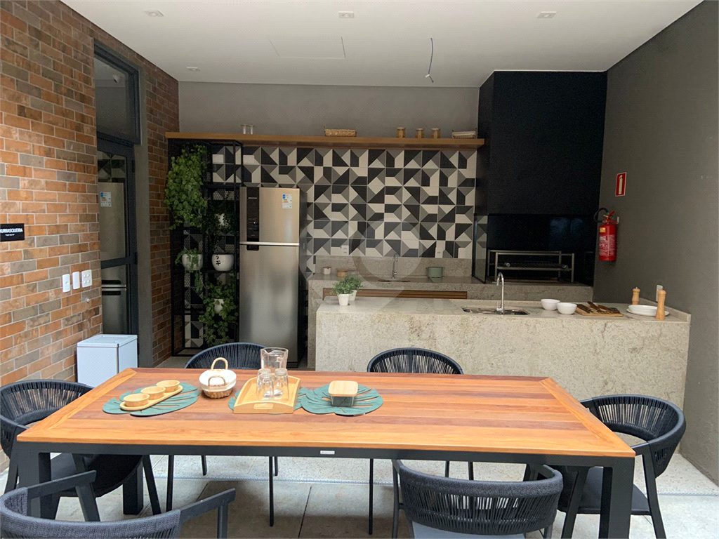 APARTAMENTO em CENTRO