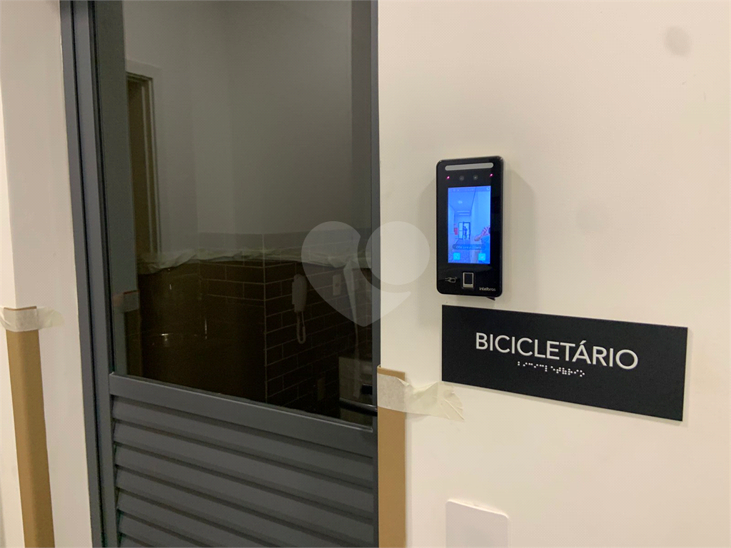 APARTAMENTO em CENTRO