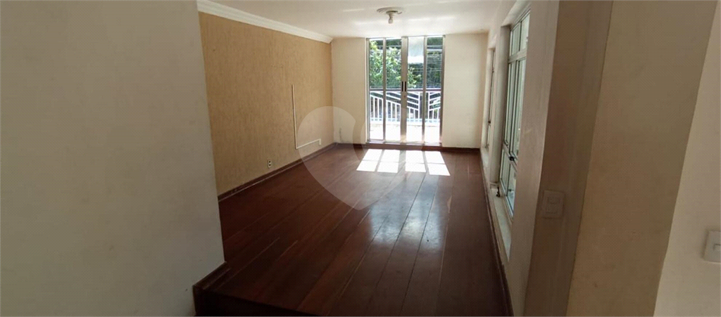 Casa à venda com 2 quartos, 200m² - Foto 4