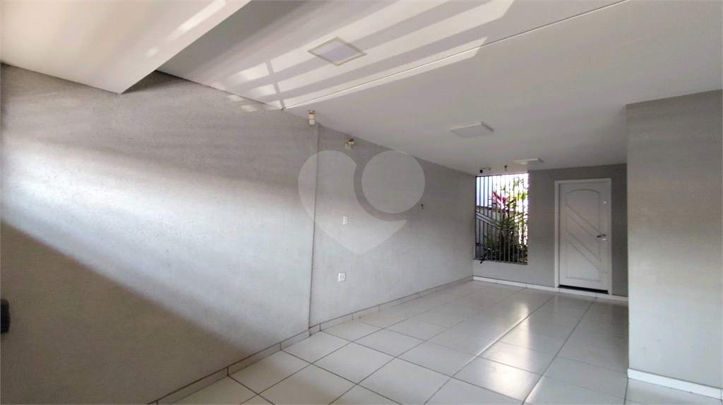 Casa à venda com 3 quartos, 240m² - Foto 4