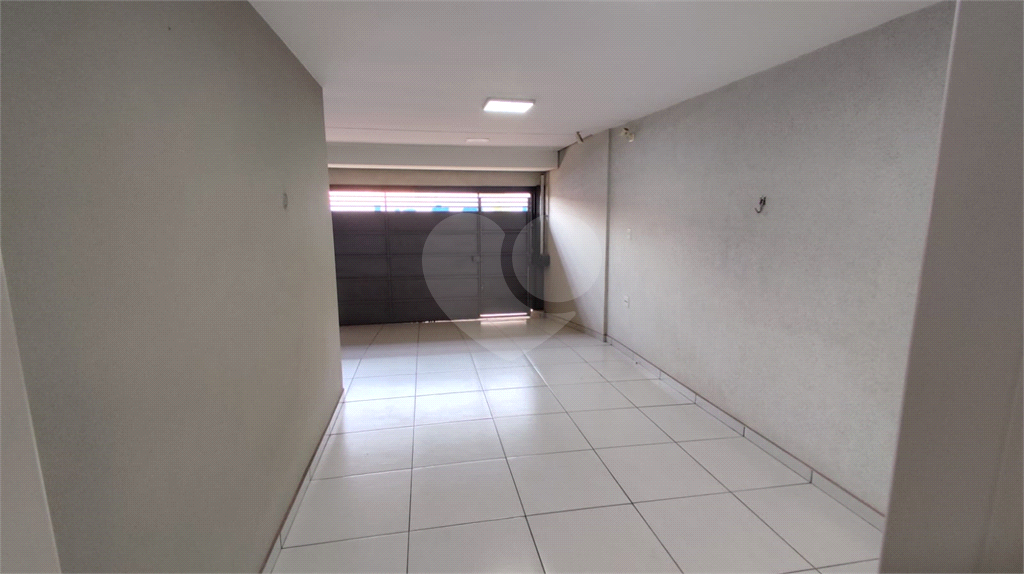 Casa à venda com 3 quartos, 240m² - Foto 2