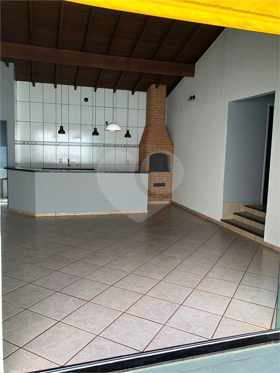 Casa à venda com 3 quartos, 199m² - Foto 2