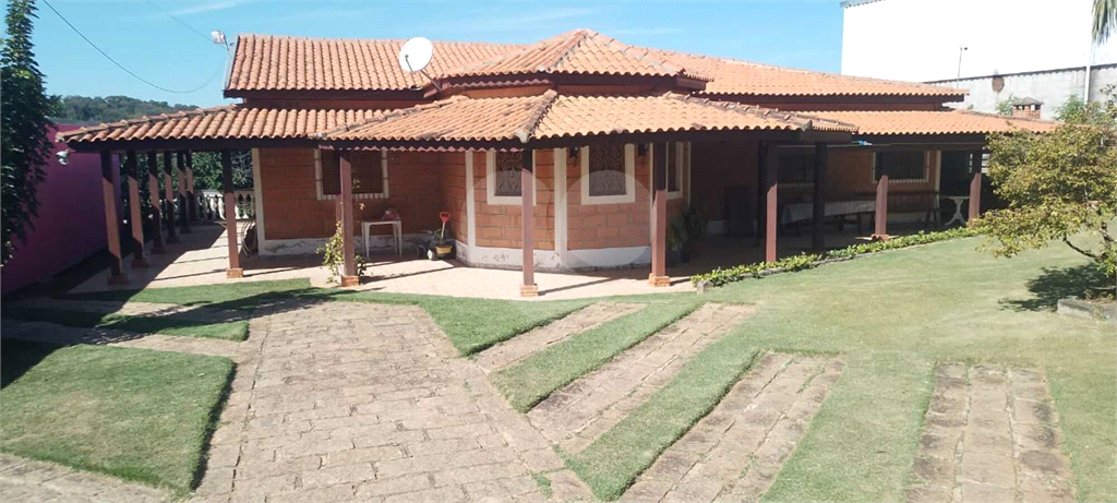 Chácara à venda com 3 quartos, 273m² - Foto 1