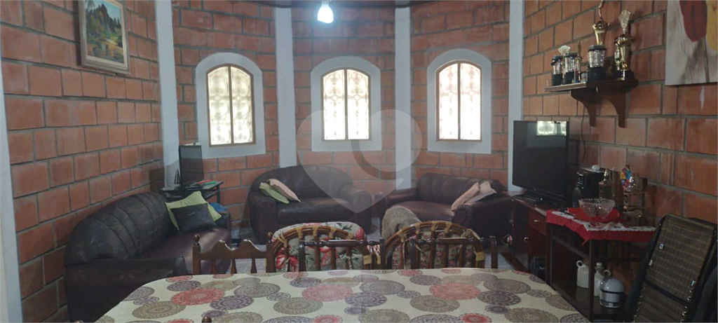 Chácara à venda com 3 quartos, 273m² - Foto 17