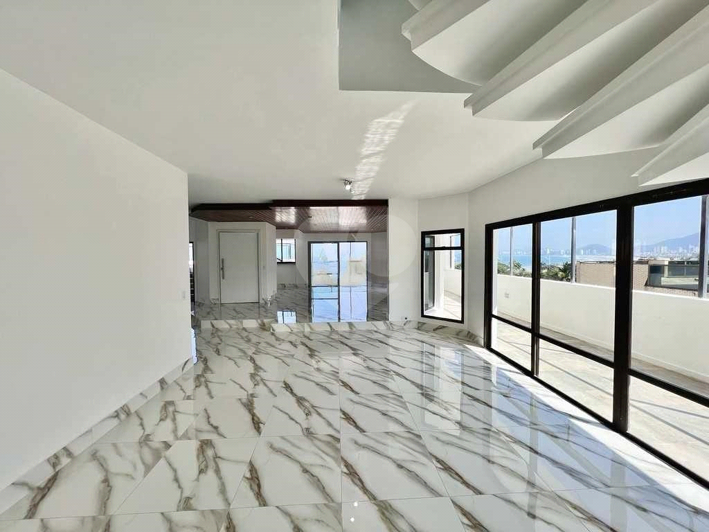 Cobertura de Luxo com Vista para o Mar na Enseada, Guarujá