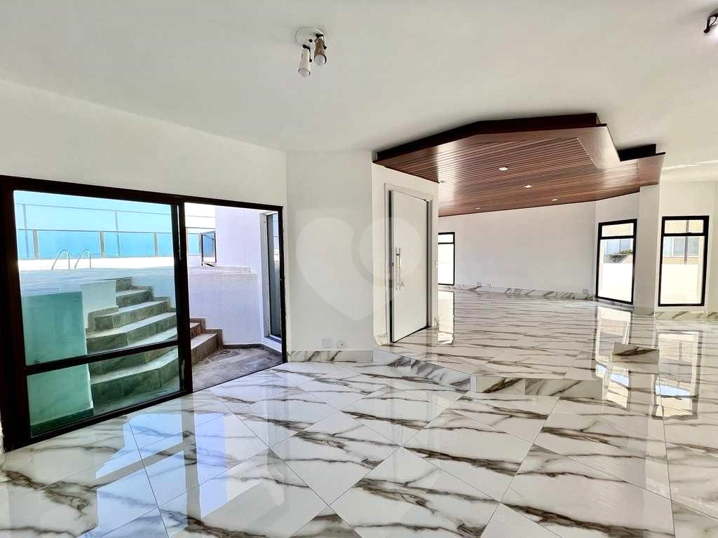 Cobertura de Luxo com Vista para o Mar na Enseada, Guarujá
