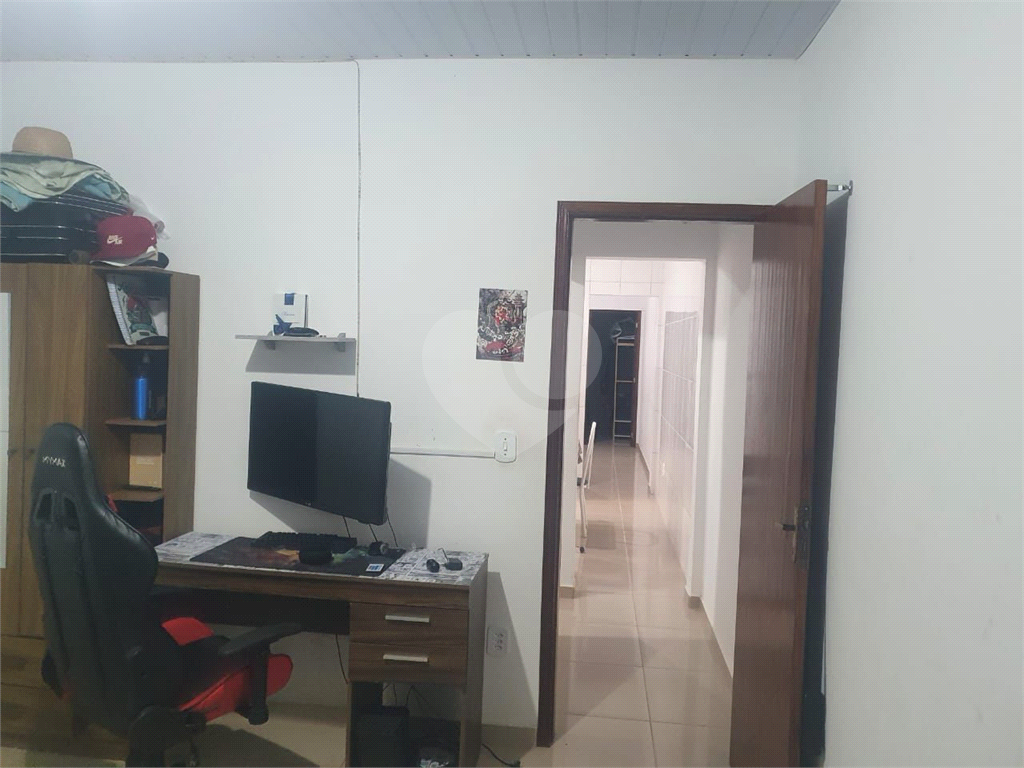 Casa à venda com 2 quartos, 60m² - Foto 12