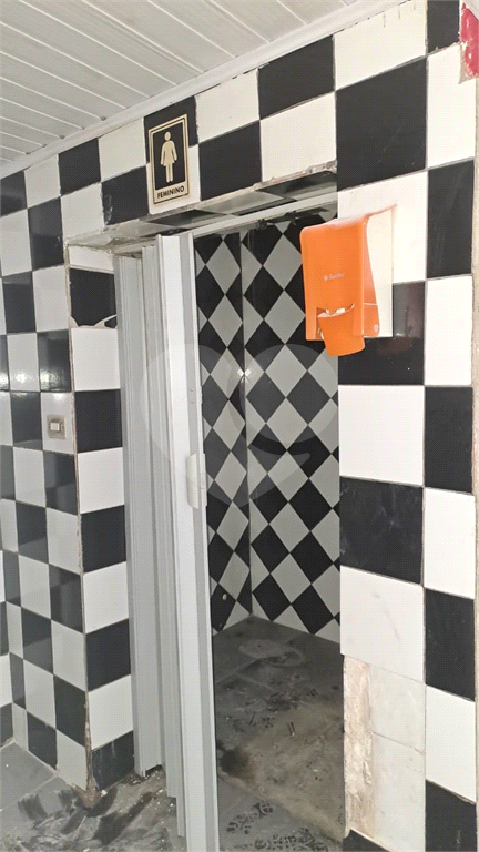Salão Comercial + Residência na Vila Medeiros