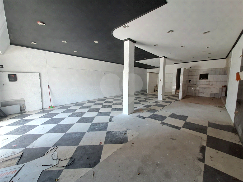 Salão Comercial + Residência na Vila Medeiros