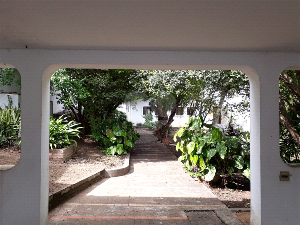 Oportunidade de viver bem com muito espaço, conforto e área verde!