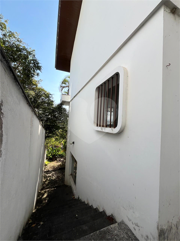 Oportunidade de viver bem com muito espaço, conforto e área verde!