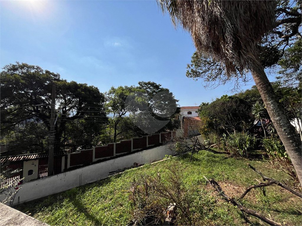 Oportunidade de viver bem com muito espaço, conforto e área verde!