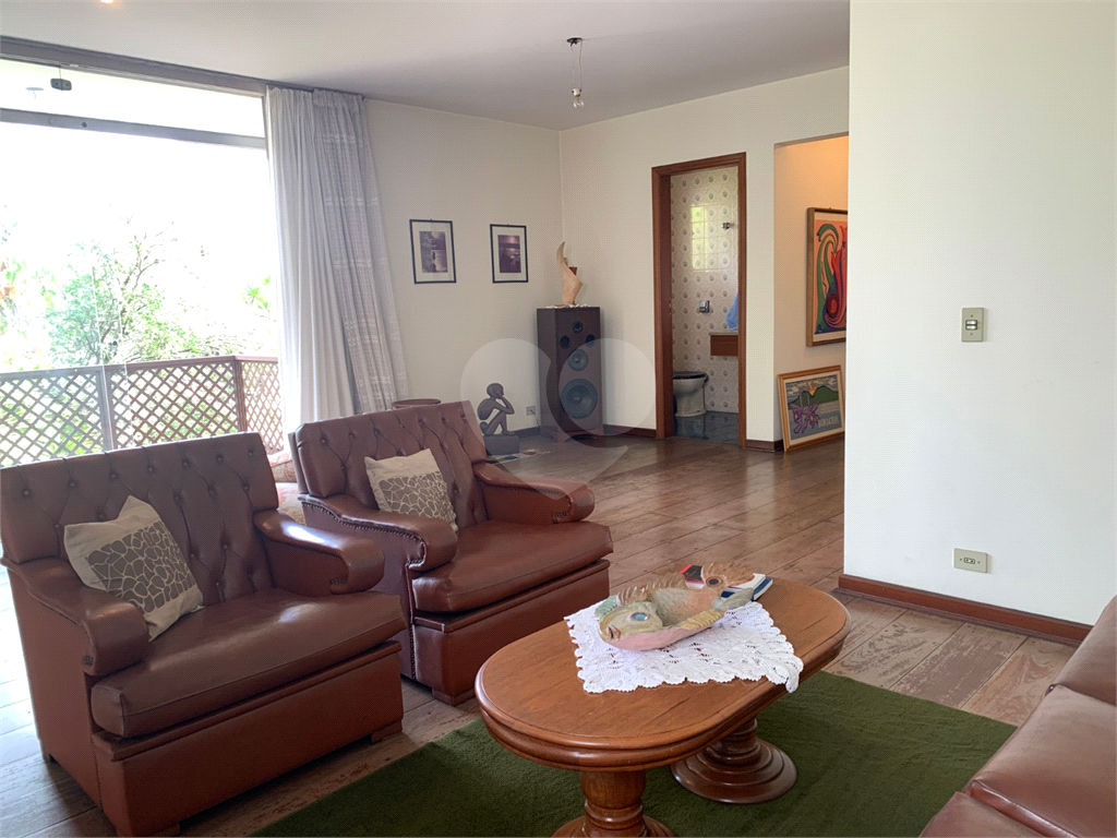 Oportunidade de viver bem com muito espaço, conforto e área verde!