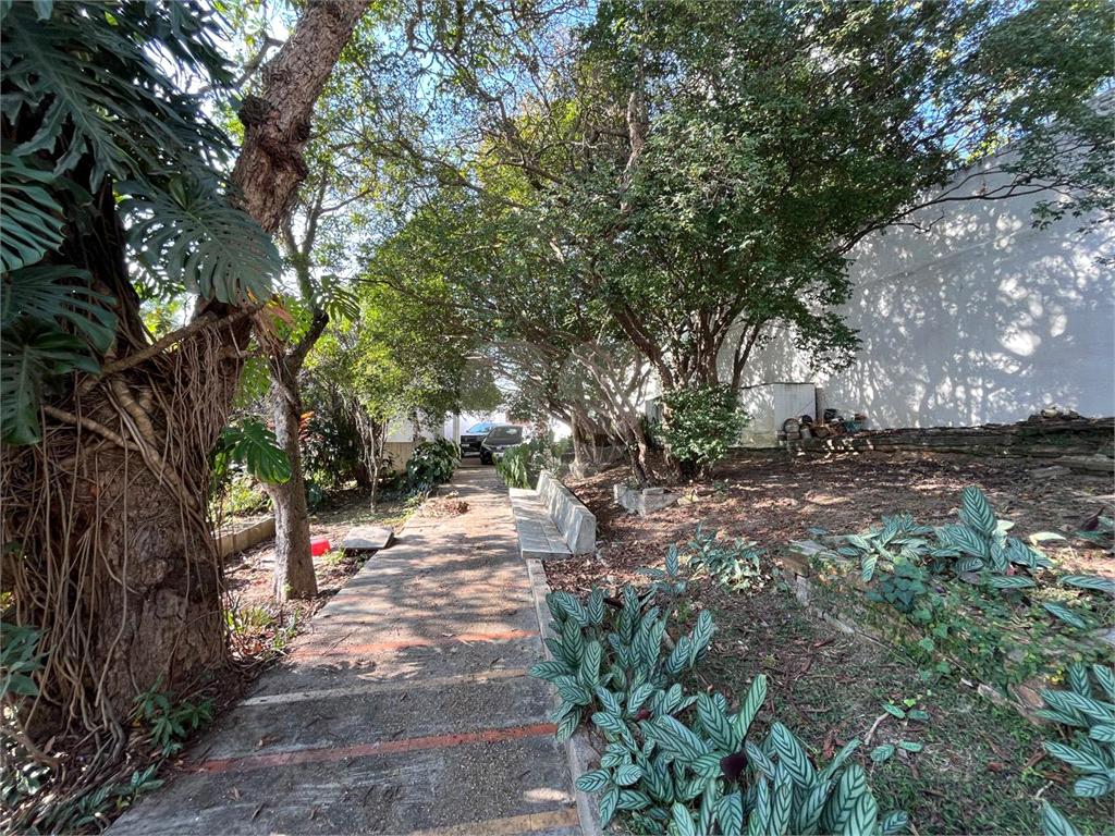 Oportunidade de viver bem com muito espaço, conforto e área verde!