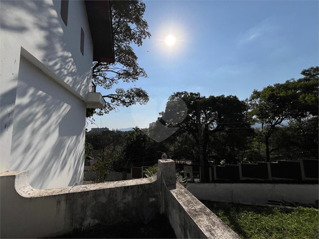 Oportunidade de viver bem com muito espaço, conforto e área verde!