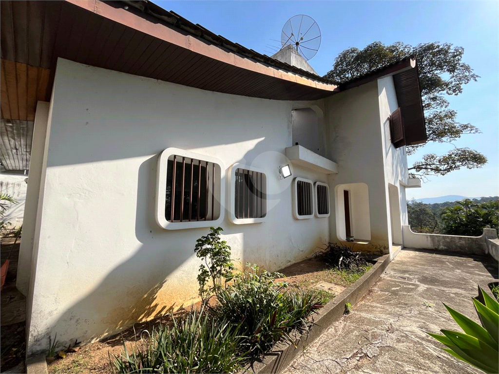 Oportunidade de viver bem com muito espaço, conforto e área verde!