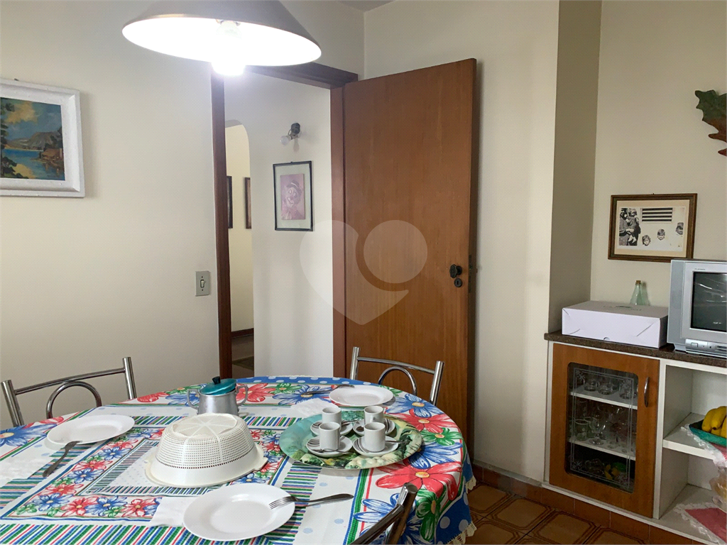 Oportunidade de viver bem com muito espaço, conforto e área verde!