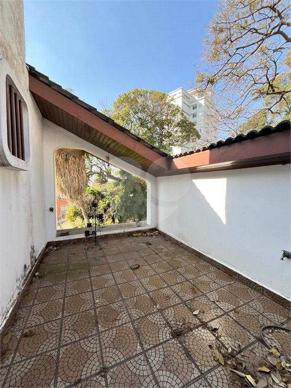 Oportunidade de viver bem com muito espaço, conforto e área verde!