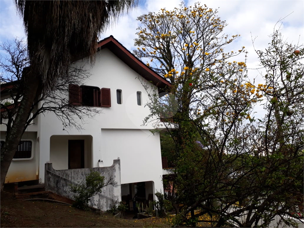 Oportunidade de viver bem com muito espaço, conforto e área verde!