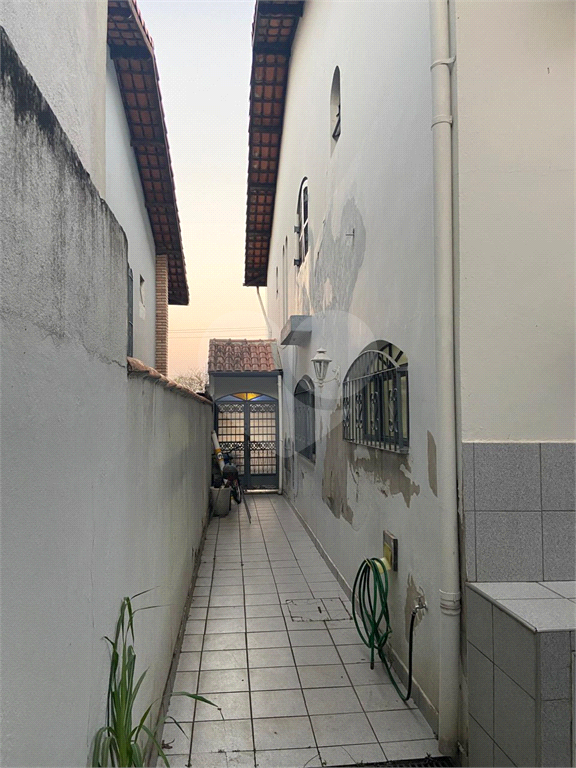 SOBRADO 3 QUARTOS SENDO UM SUÍTE COM VARANDA NO HORTO FLORESTAL SUPER LOCALIZAÇÃO