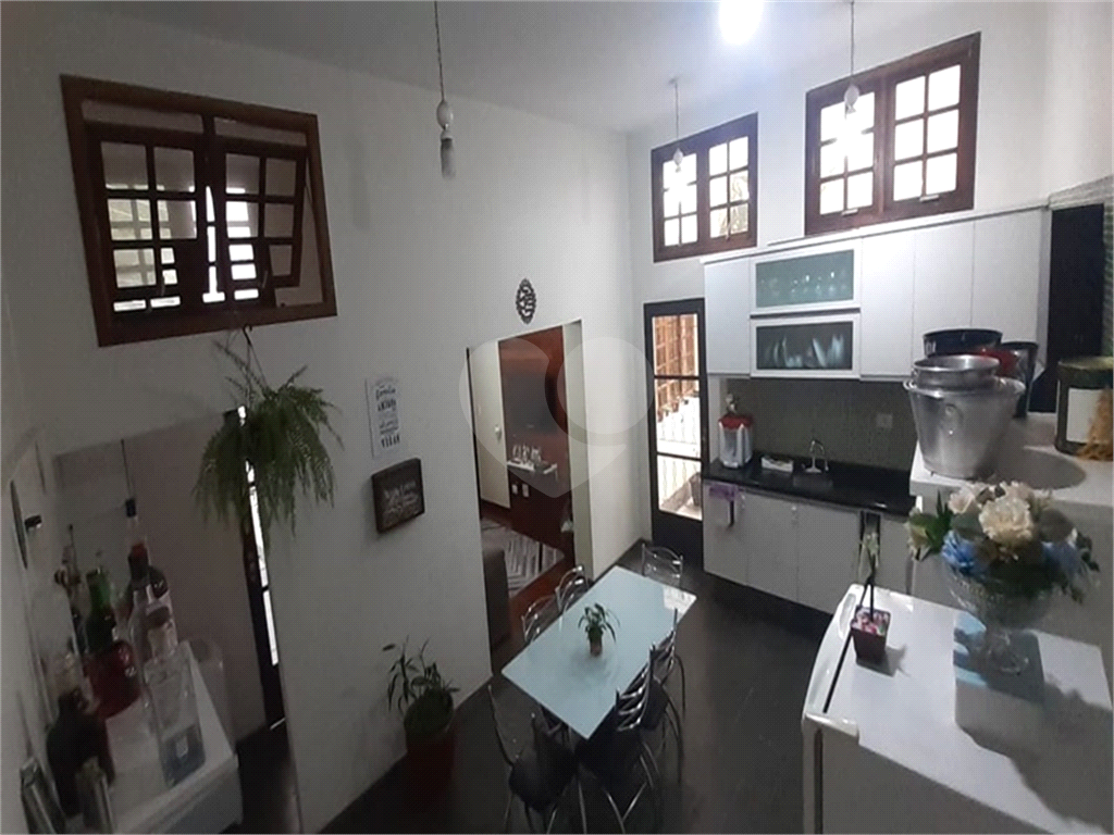 Casa à venda com 3 quartos, 400m² - Foto 1