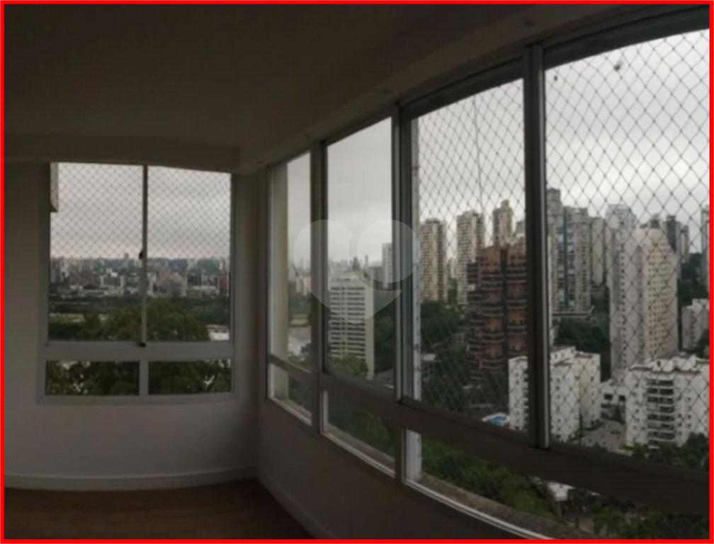 APARTAMENTO em PANAMBY