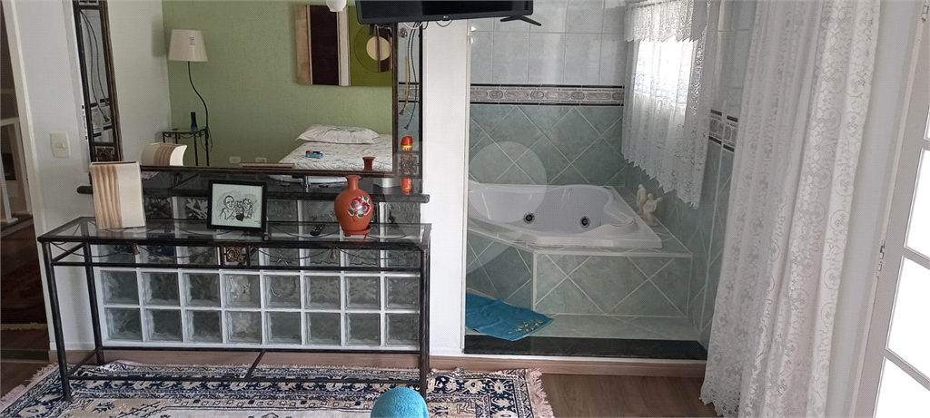 ende-se Chacara Santa Isabel - 3.000m² . Casa Espaçosa com Piscina e Campo de Futebol em Santa Isabe