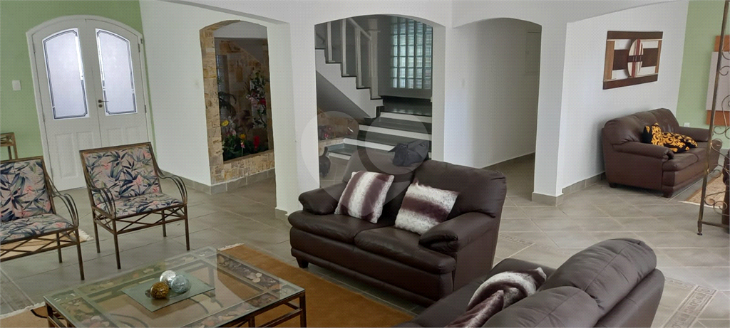 ende-se Chacara Santa Isabel - 3.000m² . Casa Espaçosa com Piscina e Campo de Futebol em Santa Isabe