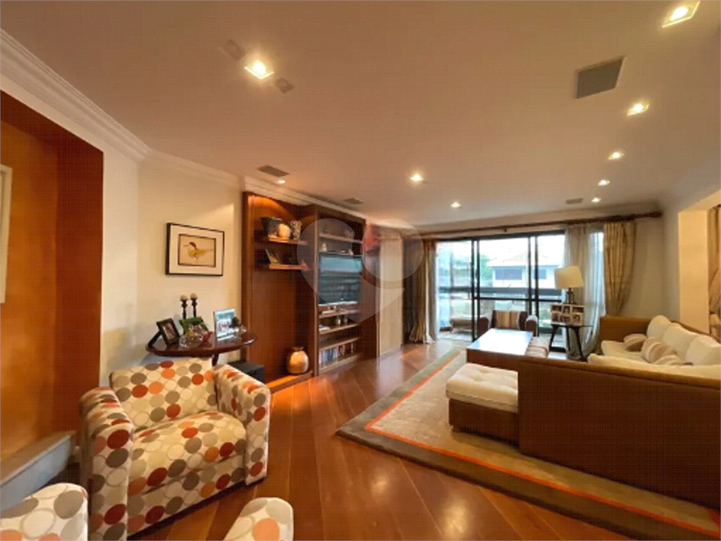 APARTAMENTO em SANTANA