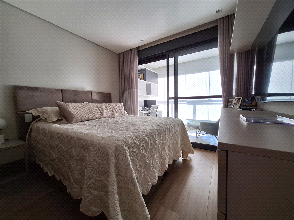 APARTAMENTO em VILA ROMANA