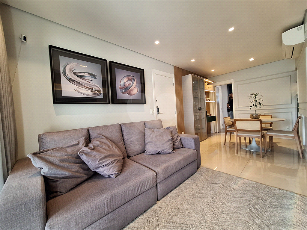 APARTAMENTO em VILA ROMANA