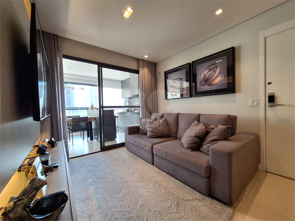 APARTAMENTO em VILA ROMANA