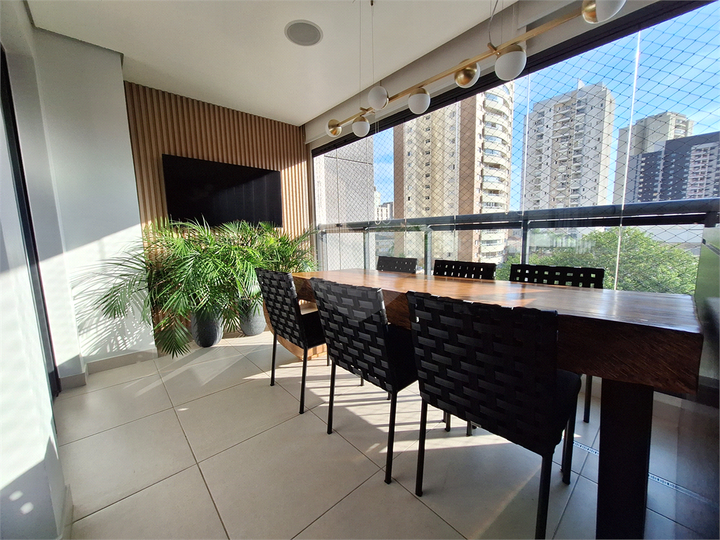 APARTAMENTO em VILA ROMANA