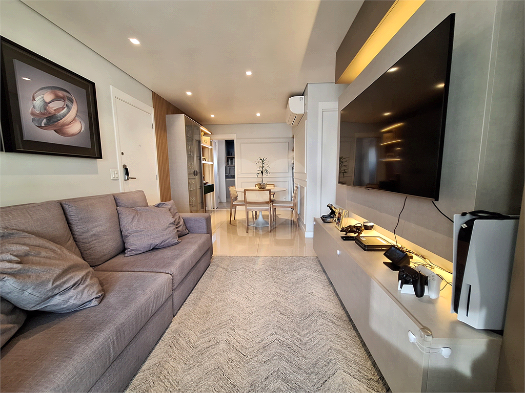 APARTAMENTO em VILA ROMANA