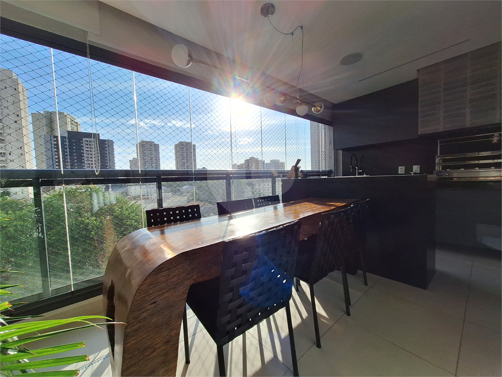 APARTAMENTO em VILA ROMANA