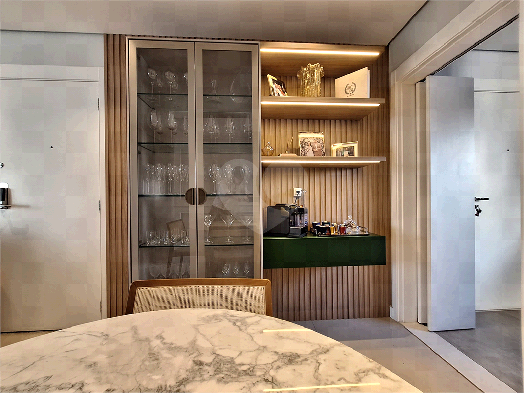 APARTAMENTO em VILA ROMANA