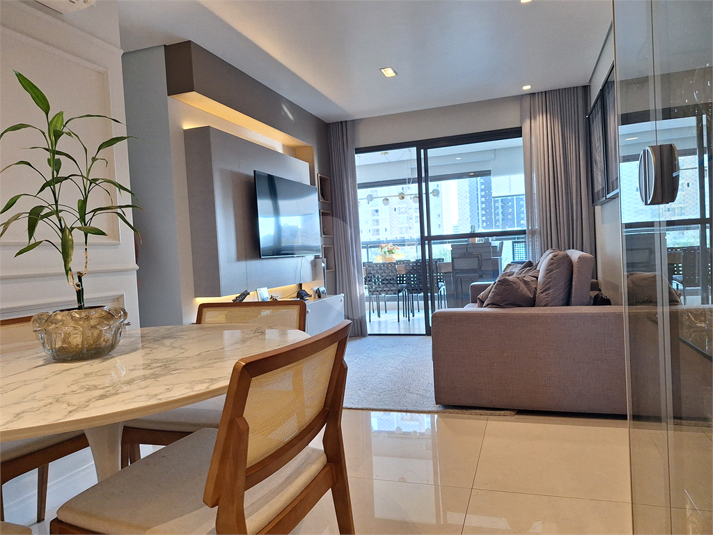 APARTAMENTO em VILA ROMANA
