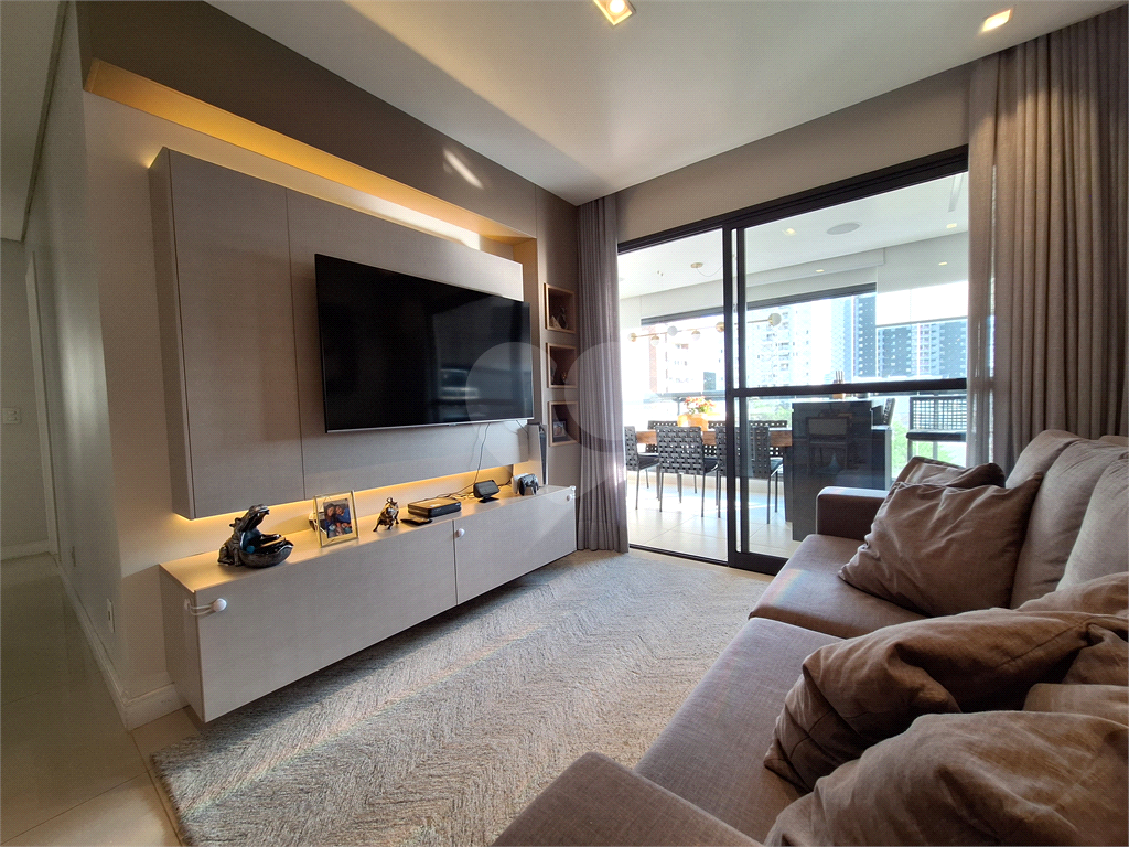 APARTAMENTO em VILA ROMANA