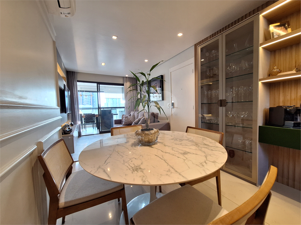 APARTAMENTO em VILA ROMANA