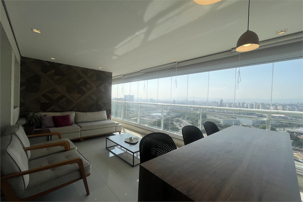 Apartamento com 2 suítes e 2 vagas na Barra Funda - SP