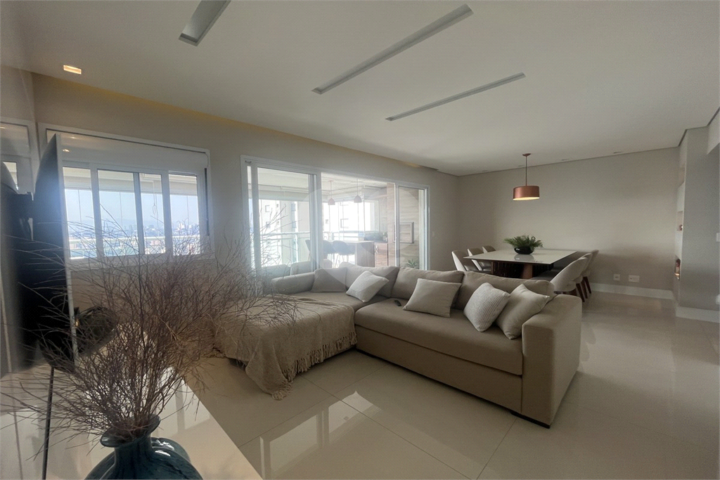 Apartamento com 2 suítes e 2 vagas na Barra Funda - SP