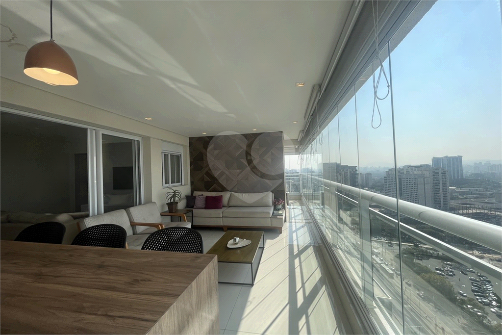 Apartamento com 2 suítes e 2 vagas na Barra Funda - SP