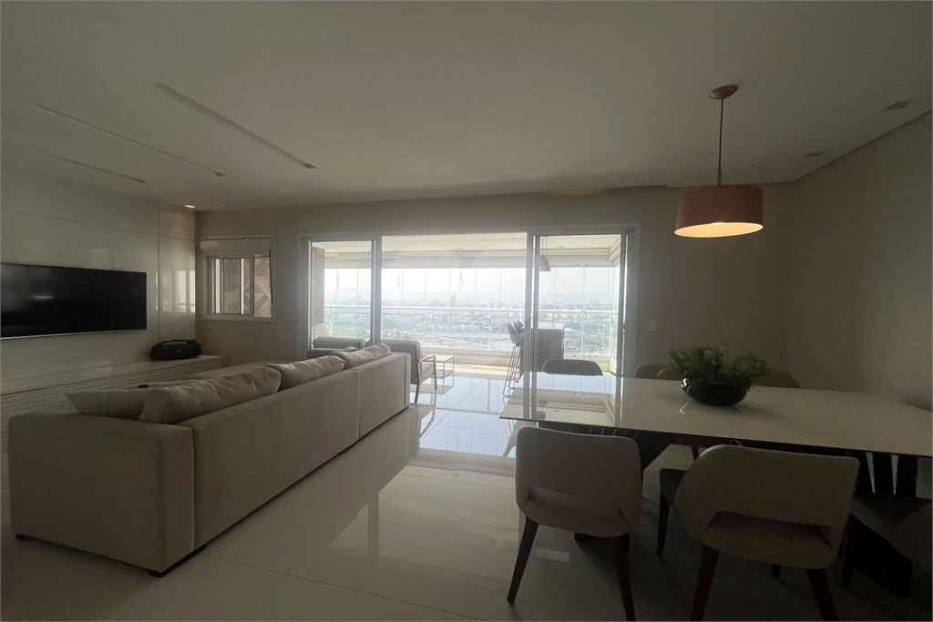 Apartamento com 2 dormitórios e 2 vagas na Barra Funda