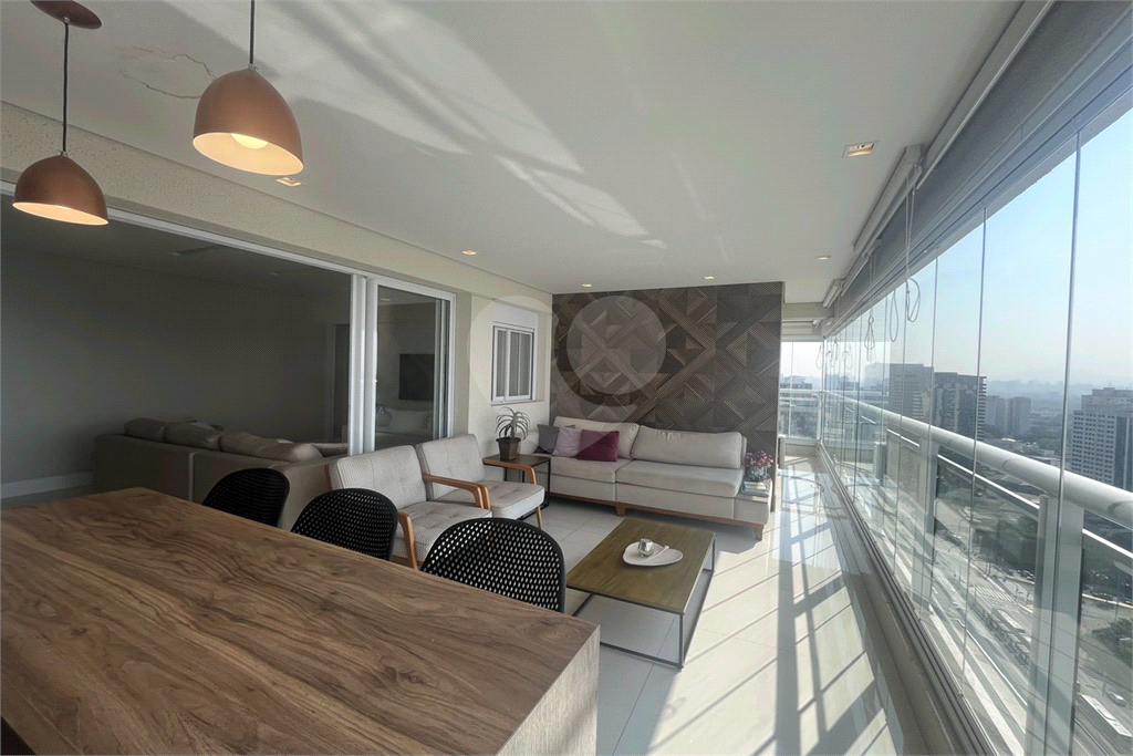 Apartamento com 2 dormitórios e 2 vagas na Barra Funda