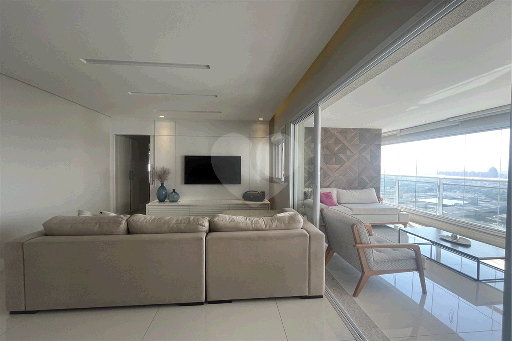 Apartamento com 2 dormitórios e 2 vagas na Barra Funda