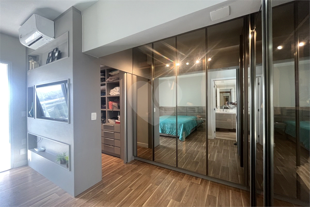 Apartamento com 2 dormitórios e 2 vagas na Barra Funda