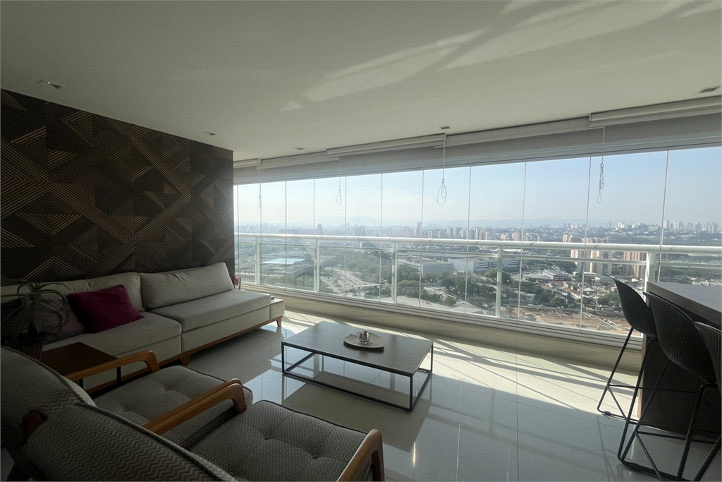 Apartamento com 2 dormitórios e 2 vagas na Barra Funda