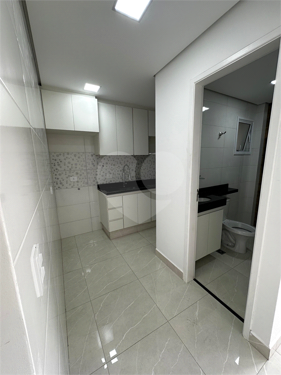 Apartamento para locação, Lauzane Paulista, 40m², 2 quartos, 1 banheiro, cozinha e área externa.